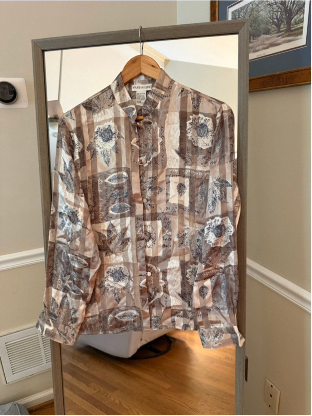 Women's Martinique Blouse Size 8 Beige Brown Floral Script Print Long Sleeve